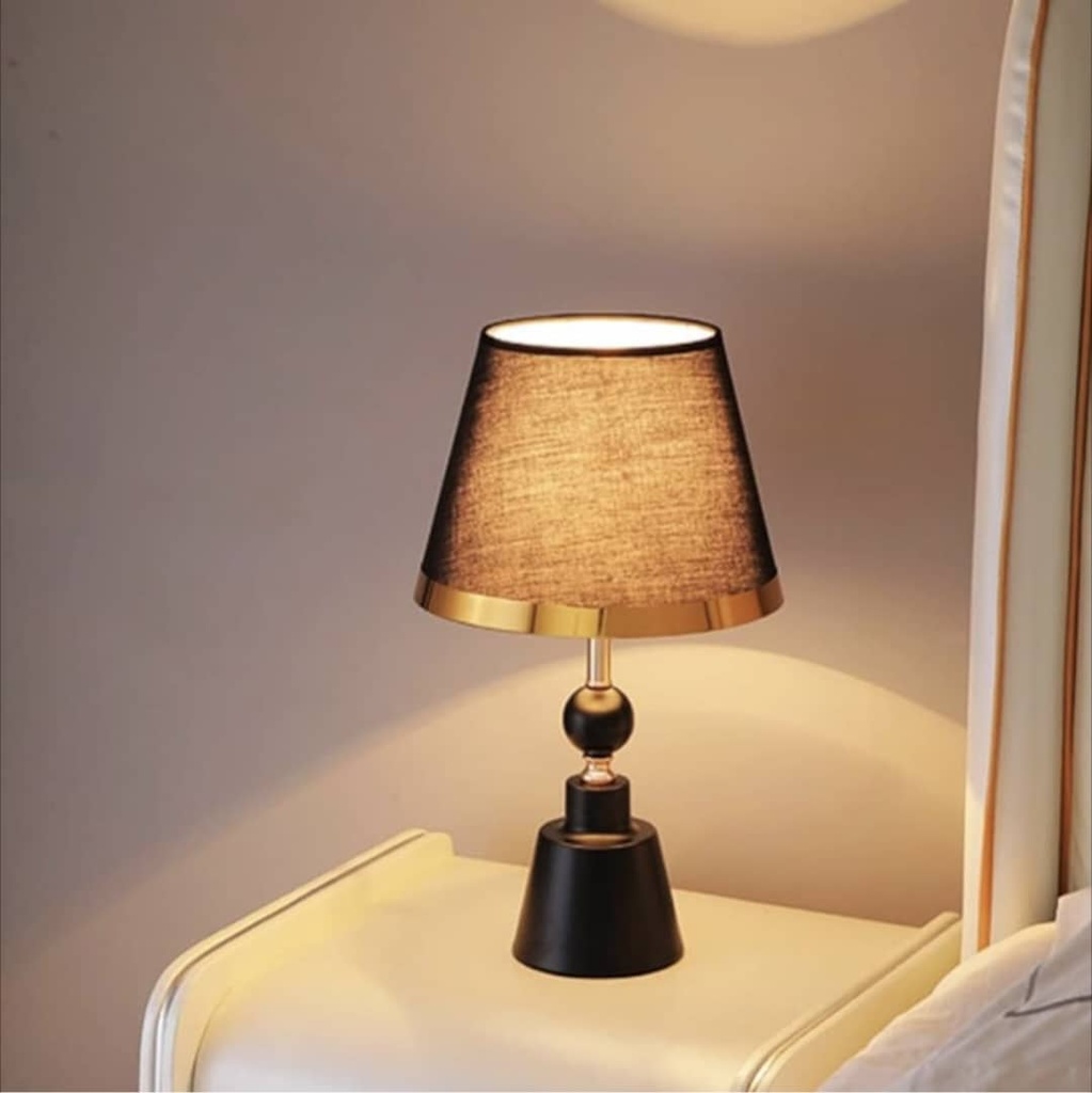 LAMPE DE CHEVET REF A20112